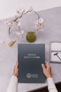 wydrukowana i oprawiona praca dyplomowa