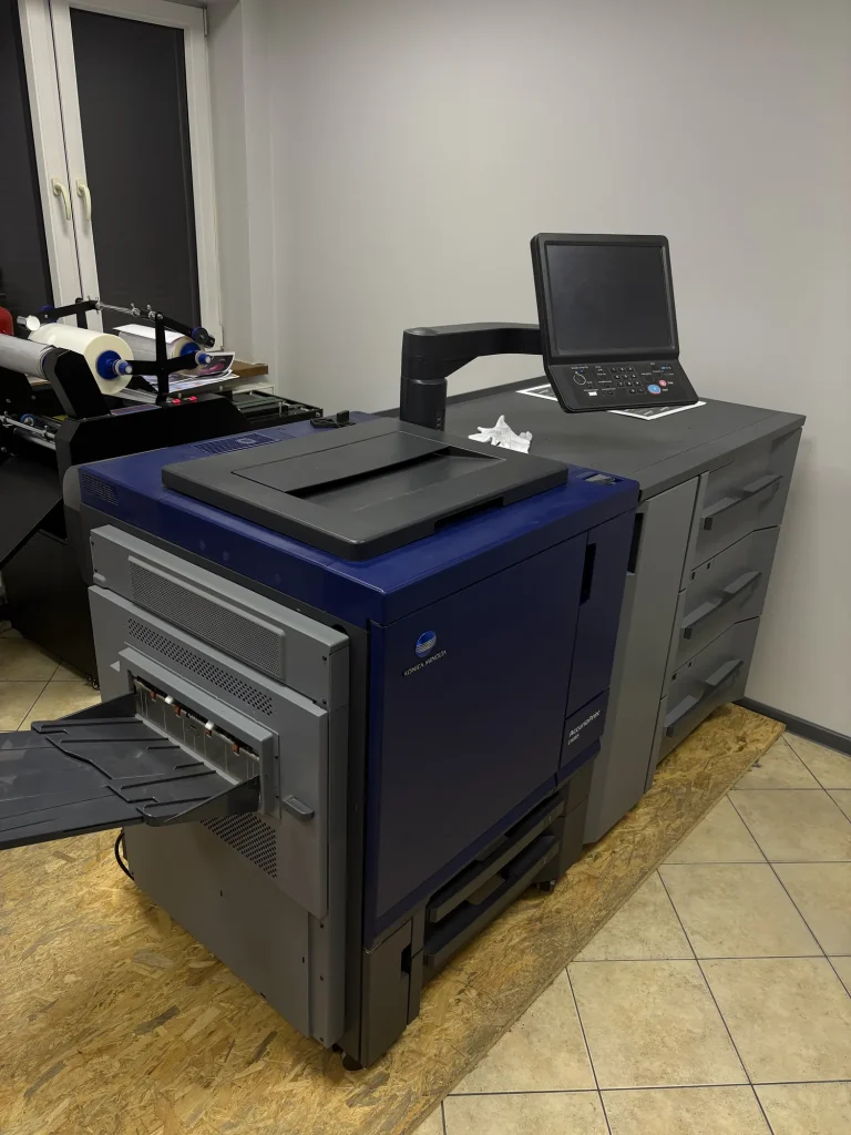 Maszyna produkcyjna Konica Minolta C4065 w drukarni Drukorz w Katowicach
